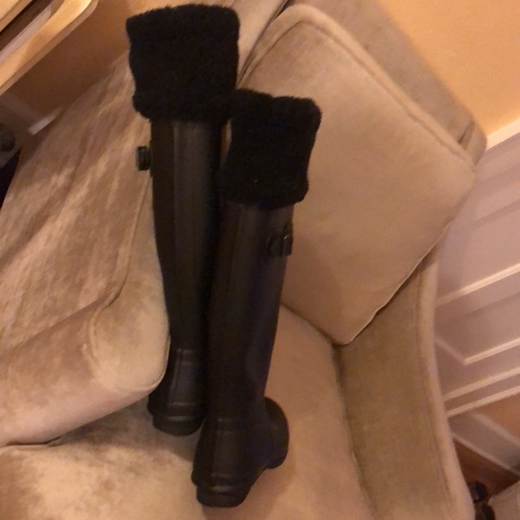 Gorgeous Hunter black tall matte Sheepskin Winter Snow boots 8 - Picture 13 of 15